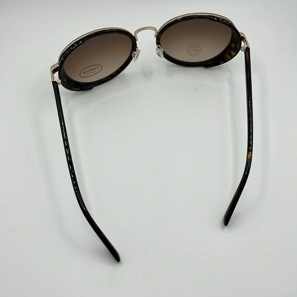 BEBE TORTOISE OVERSIZE ROUND SUNGLASSES WITH SWAROVSKI CRYSTALS NEW WITH TAGS